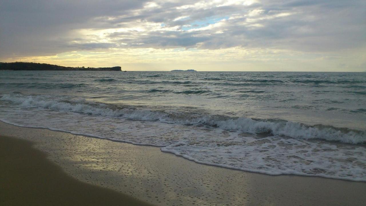 Kormoranos Beach Ахарави Екстериор снимка